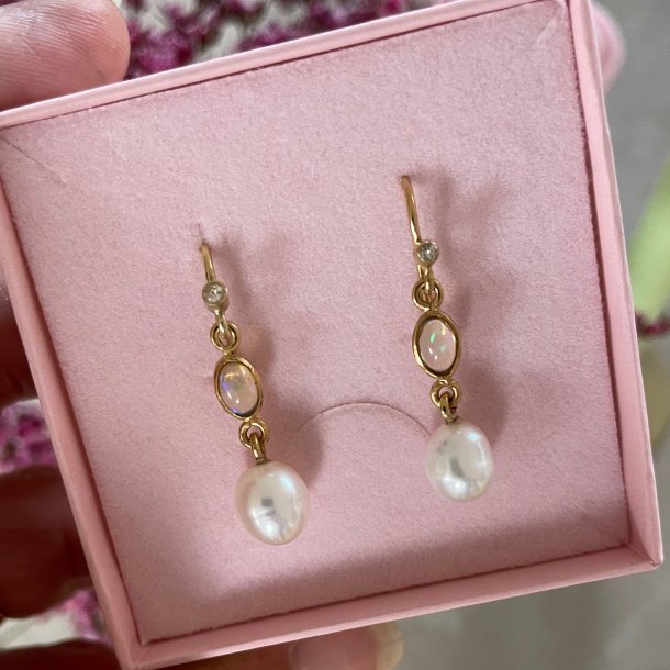 reringe med opaler og perler