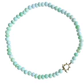 Halsk�de mint opaler