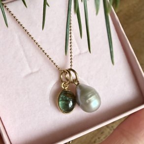 Halsk�de tourmalin og perle