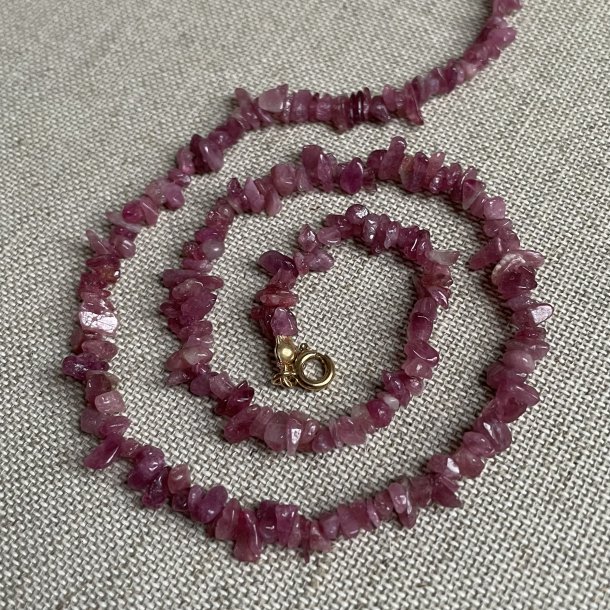 Halsk�de med tourmalin