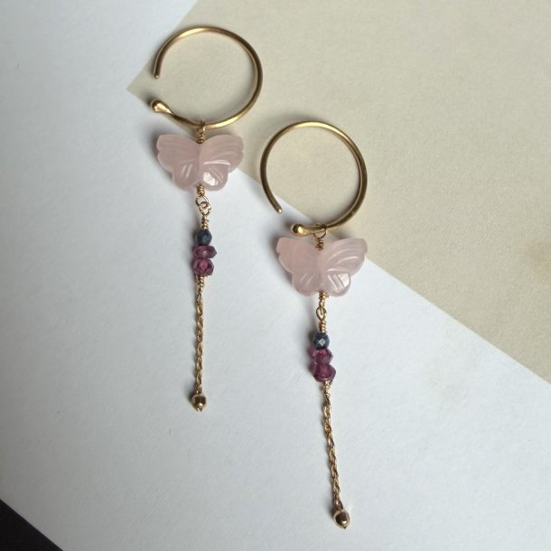 �reringe rosa sommerfugle