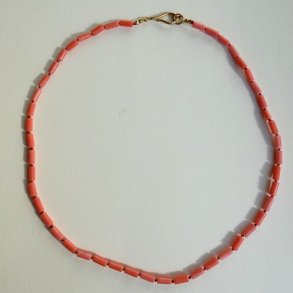 Halsk�de coral