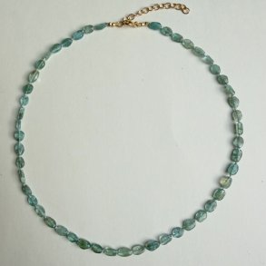 Halsk�de med apatite