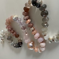 Multisten halsk�de