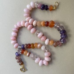 Multisten halsk�de