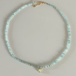 Halsk�de med apatite